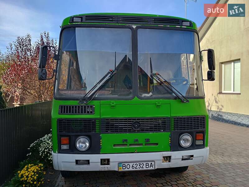 Приміський автобус ПАЗ 3205 2004 в Чорткові фото Приміський автобус ПАЗ 3205 2004 в Чорткові