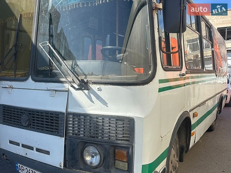 Приміський автобус ПАЗ 3205 2000 в Запоріжжі