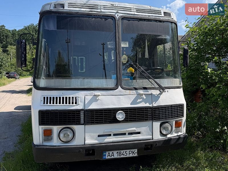 Пригородный автобус ПАЗ 3205 2003 в Виннице фото Пригородный автобус ПАЗ 3205 2003 в Виннице