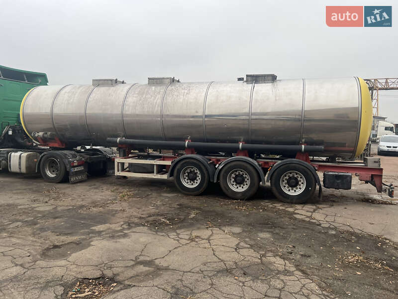 Цистерна напівпричіп Petro MNG 45 2003 в Бучі