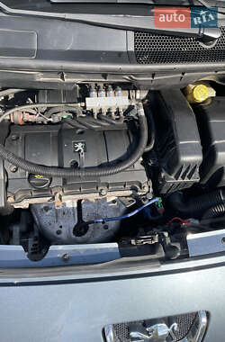 Микровэн Peugeot 1007 2006 в 