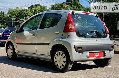 Хэтчбек Peugeot 107 Hatchback (5d) 2006 в Киеве