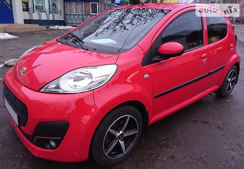 Хэтчбек Peugeot 107 2011 в Николаеве