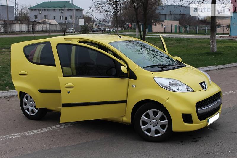 Peugeot 107 2012 года