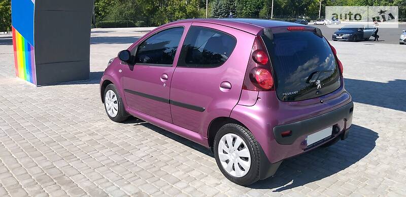 Седан Peugeot 107 2014 в Запорожье