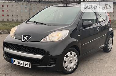 Хэтчбек Peugeot 107 2010 в Горишних Плавнях