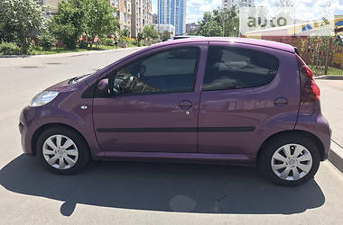 Хетчбек Peugeot 107 2014 в Чернігові