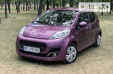 Хетчбек Peugeot 107 2012 в 