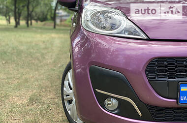 Хетчбек Peugeot 107 2012 в 