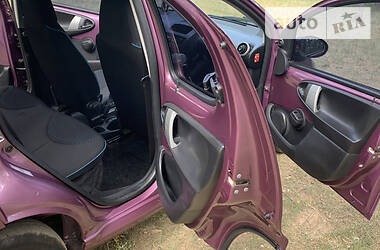 Хетчбек Peugeot 107 2012 в 