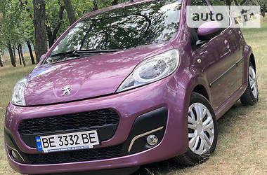 Хетчбек Peugeot 107 2012 в 
