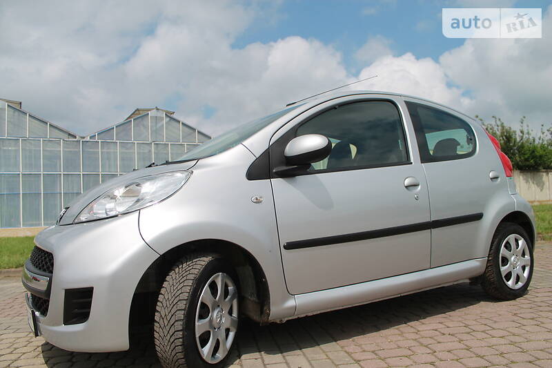 Хетчбек Peugeot 107 2011 в Дрогобичі