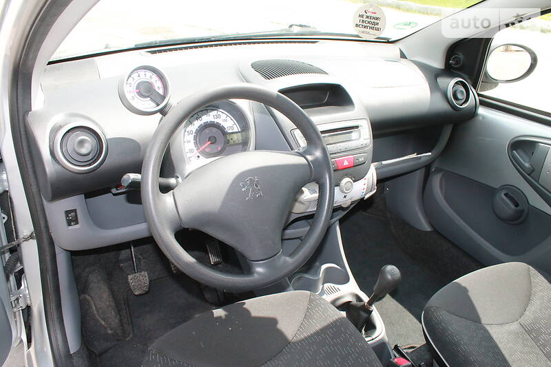 Хетчбек Peugeot 107 2011 в Дрогобичі