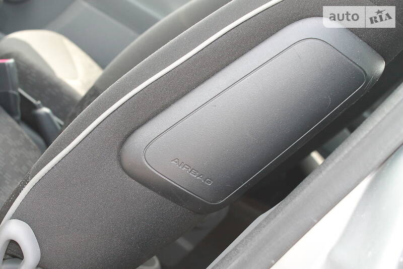 Хетчбек Peugeot 107 2011 в Дрогобичі