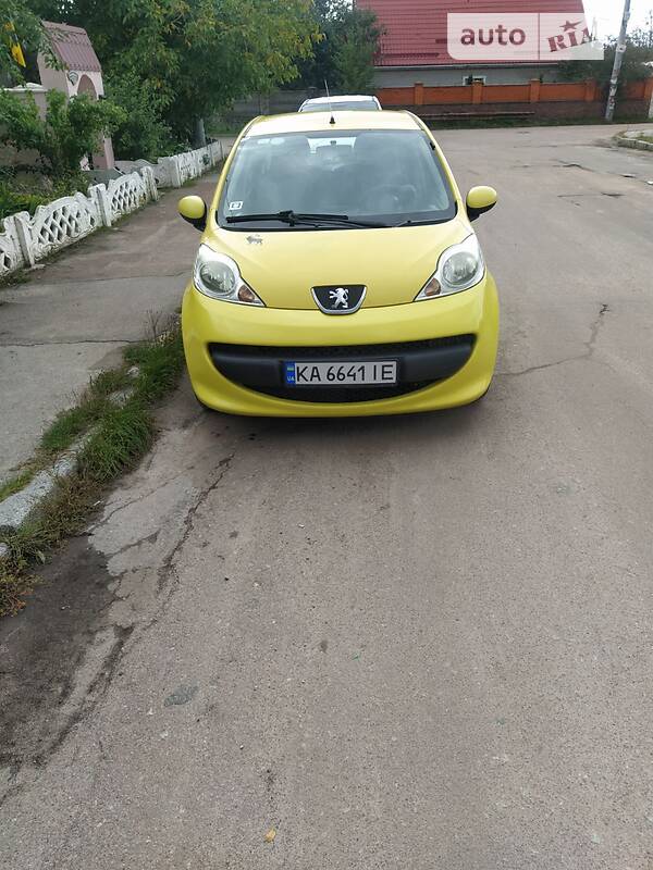 Хэтчбек Peugeot 107 2008 в Житомире