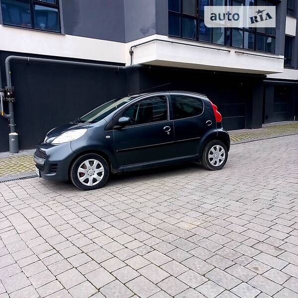 Хетчбек Peugeot 107 2010 в Івано-Франківську