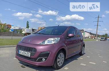 Хетчбек Peugeot 107 2013 в Ужгороді