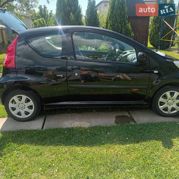 Хэтчбек Peugeot 107 2007 в Ужгороде