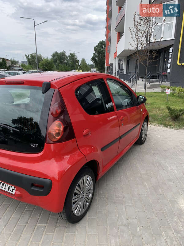 Хэтчбек Peugeot 107 2012 в Киеве