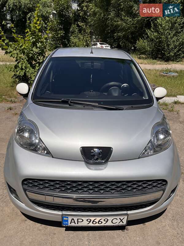 Хэтчбек Peugeot 107 2011 в Запорожье