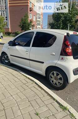 Хэтчбек Peugeot 107 2012 в Киеве