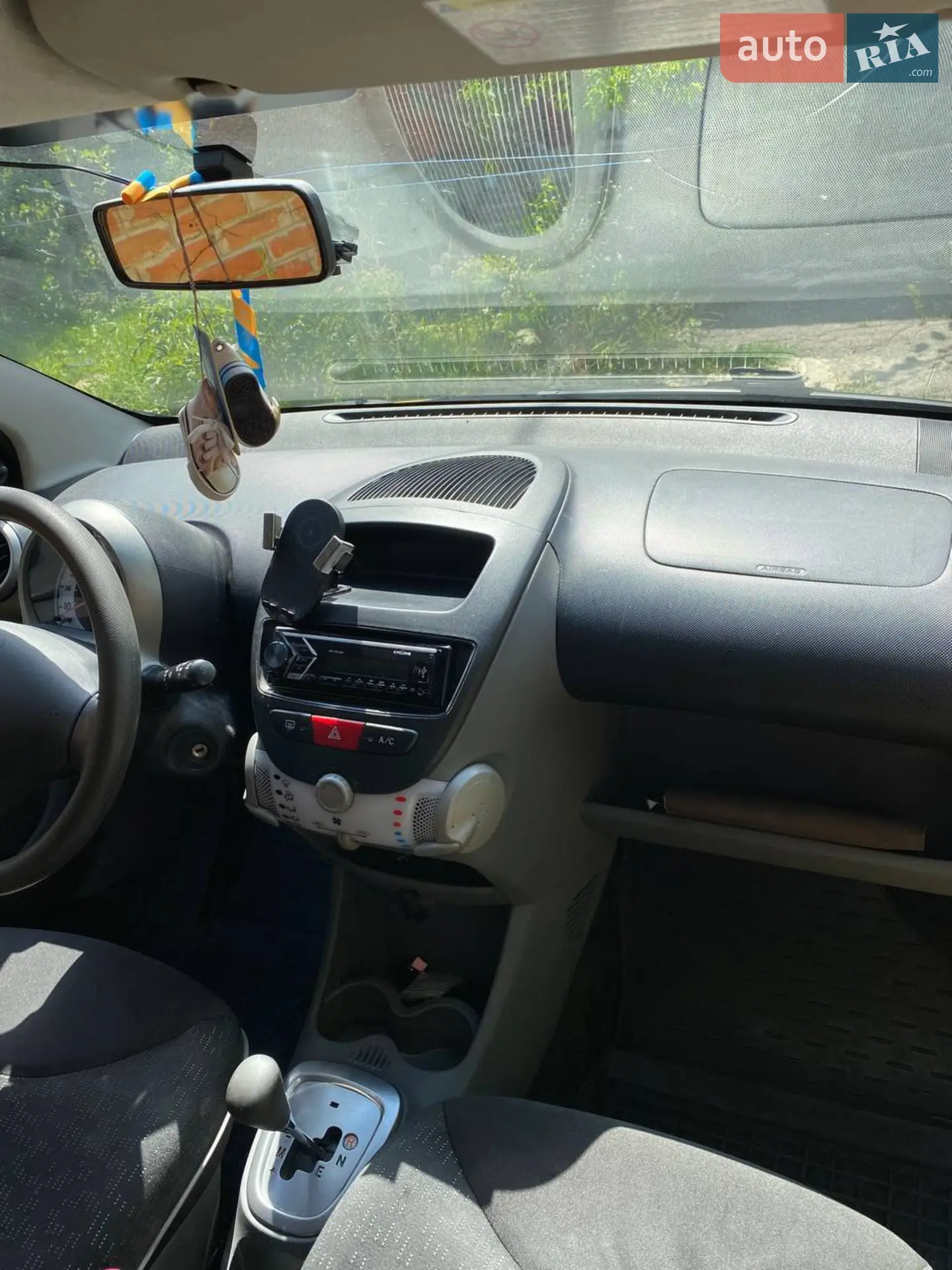 2010 Peugeot 107 - мініатюра 2