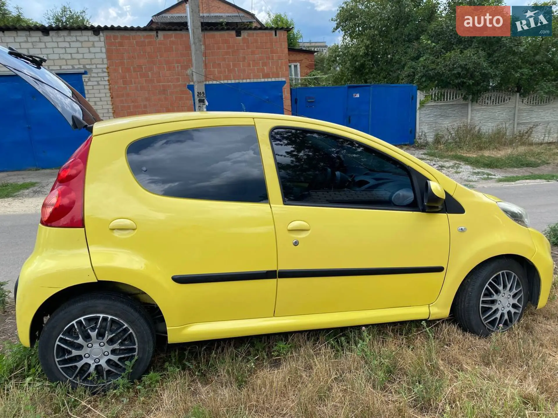2010 Peugeot 107 - мініатюра 4
