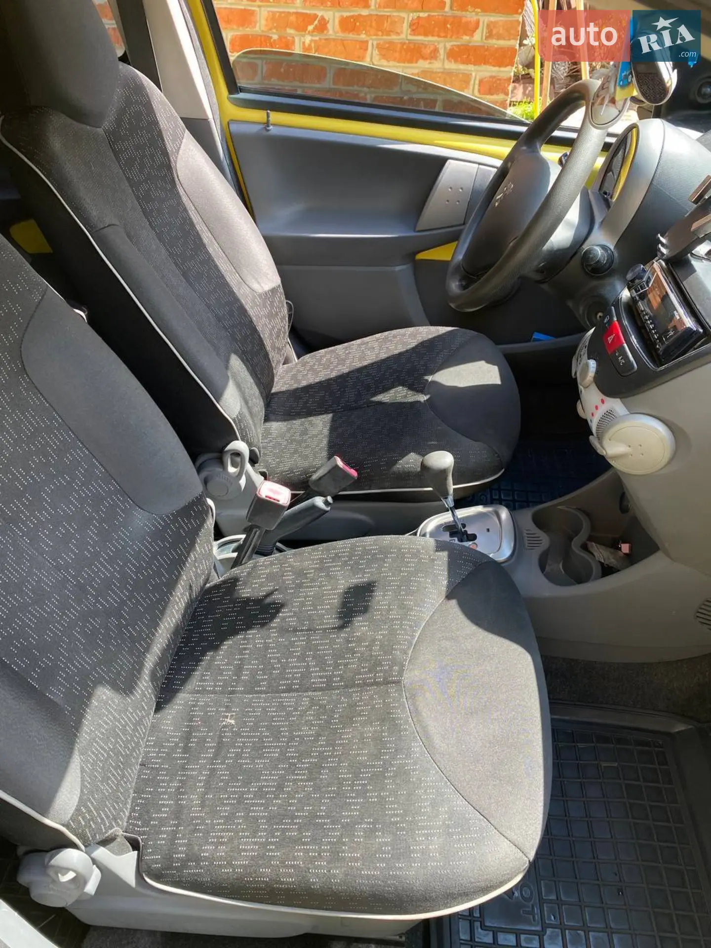2010 Peugeot 107 - мініатюра 9