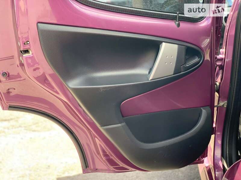 Хэтчбек Peugeot 107 2012 в Виннице