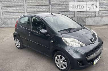 Хетчбек Peugeot 107 2012 в Дніпрі