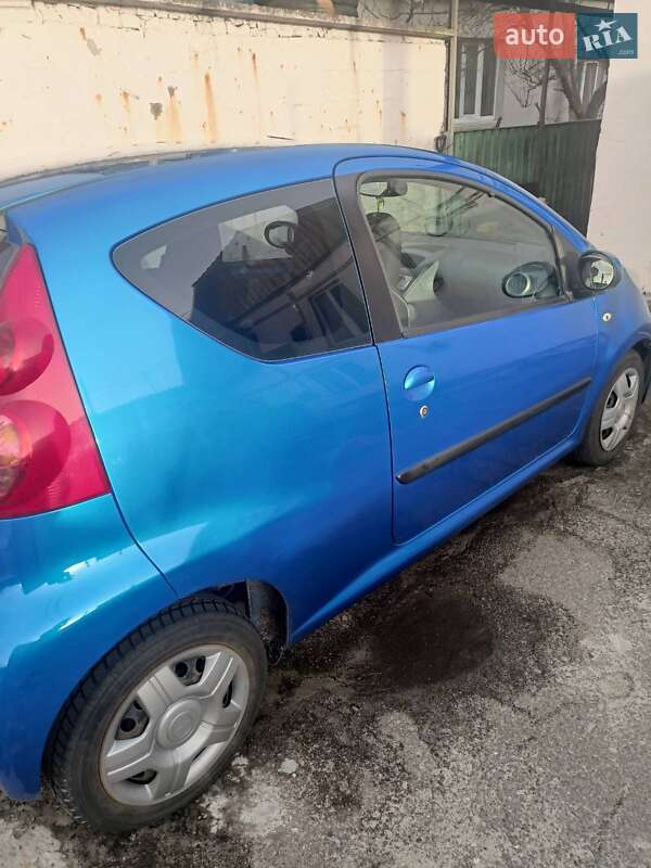 Хетчбек Peugeot 107 2011 в Києві