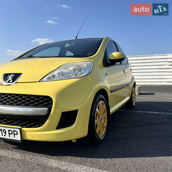 Хетчбек Peugeot 107 2010 в Львові