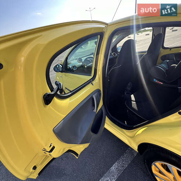 Хетчбек Peugeot 107 2010 в Львові