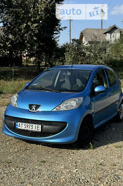 Хетчбек Peugeot 107 2006 в Галичі