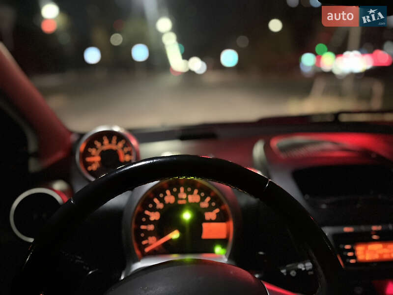 Хетчбек Peugeot 107 2012 в Києві