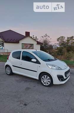 Хэтчбек Peugeot 107 2012 в Луцке