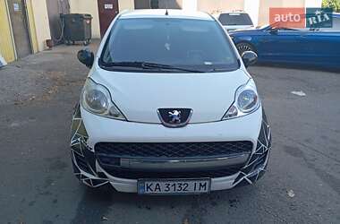 Хэтчбек Peugeot 107 2010 в 