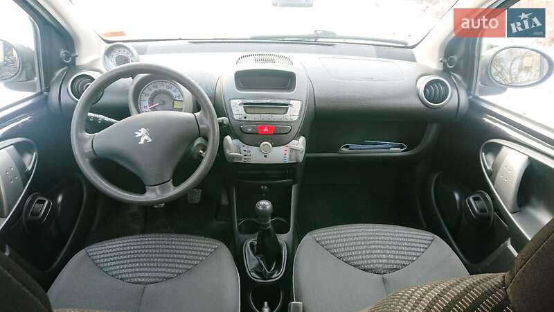 Хетчбек Peugeot 107 2012 в Івано-Франківську