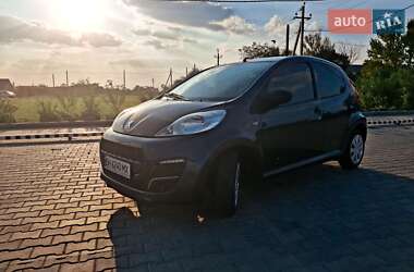 Хетчбек Peugeot 107 2014 в Доброславі