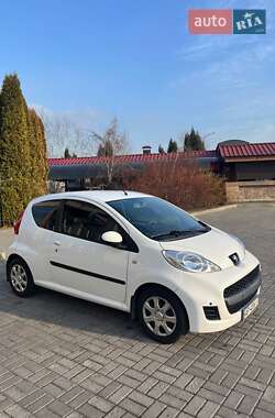 Хетчбек Peugeot 107 2011 в Запоріжжі