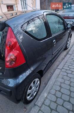 Хэтчбек Peugeot 107 2012 в 