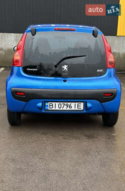 Хетчбек Peugeot 107 2011 в 