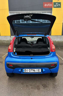 Хетчбек Peugeot 107 2011 в 
