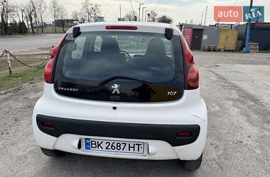 Хетчбек Peugeot 107 2012 в 