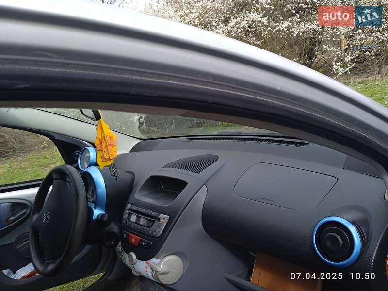 Хетчбек Peugeot 107 2010 в Жовкві
