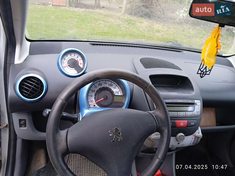Хетчбек Peugeot 107 2010 в Жовкві