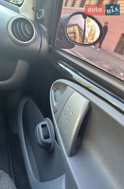 Хэтчбек Peugeot 107 2011 в 