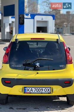 Хетчбек Peugeot 107 2012 в 