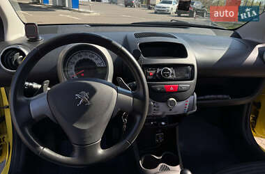 Хетчбек Peugeot 107 2012 в 