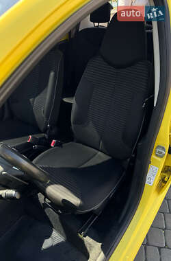 Хетчбек Peugeot 107 2012 в 